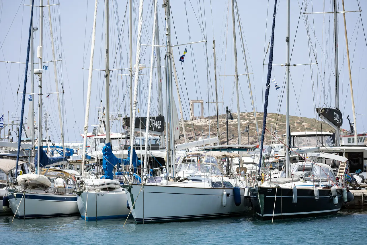 Naxos Chora harbour, sailing boats and Portara